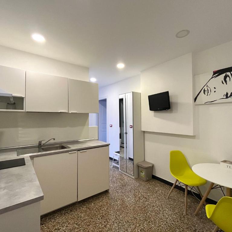 VarazzeSuite Golden Paradise - Appartamento con 2 Camere da Letto - 15