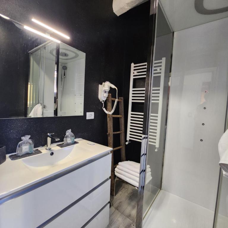 VarazzeSuite Golden Paradise - Appartamento con 2 Camere da Letto - 24