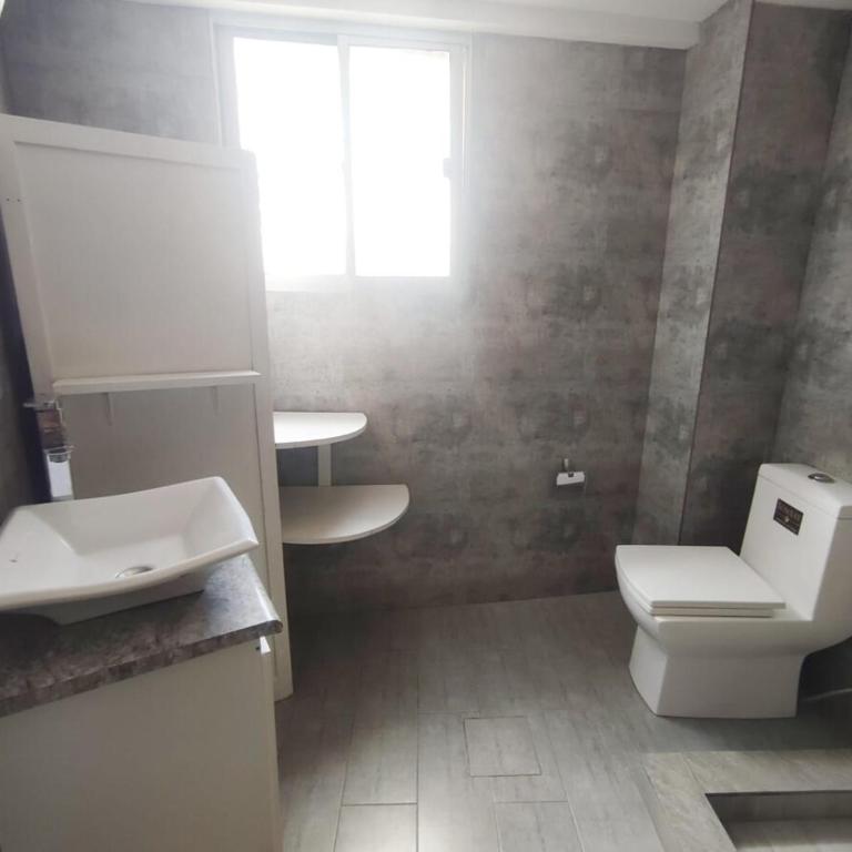 Hermoso departamento en zona estrategica - Apartamento de 2 dormitorios - 5