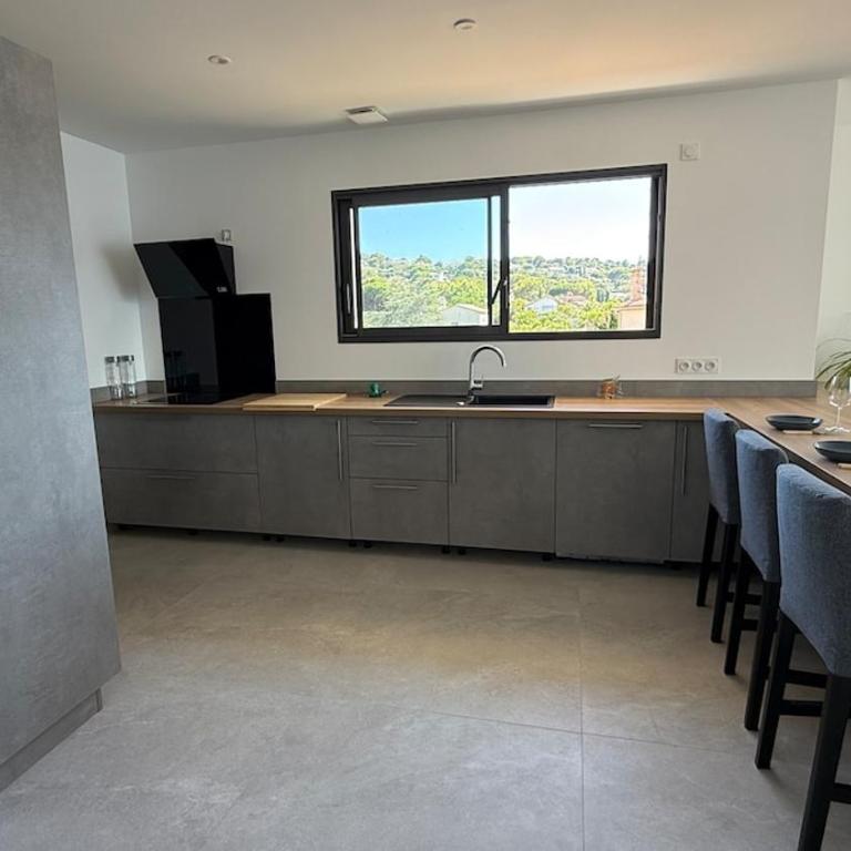 Villa Presqu'île de Giens - Vue mer panoramique - Hyères - Four-Bedroom House - 7