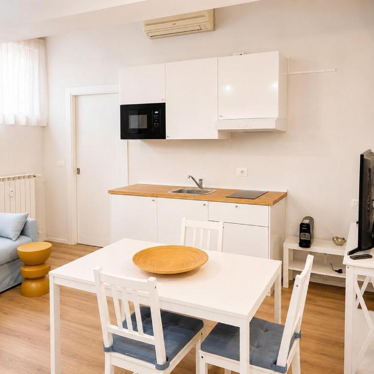 Twin Suites 8pax - CityLife San Siro Fiera M1 MiCo - Appartamento con 3 Camere da Letto - 6