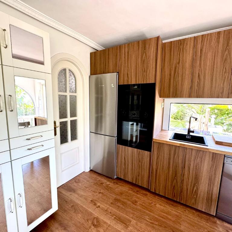 Luminous studio apartment in a villa with pool - Apartamento de 1 dormitorio - 1