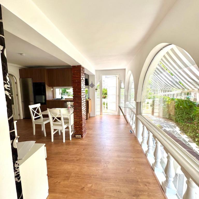 Luminous studio apartment in a villa with pool - Apartamento de 1 dormitorio - 14
