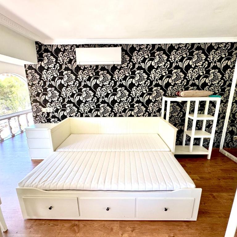 Luminous studio apartment in a villa with pool - Apartamento de 1 dormitorio - 15