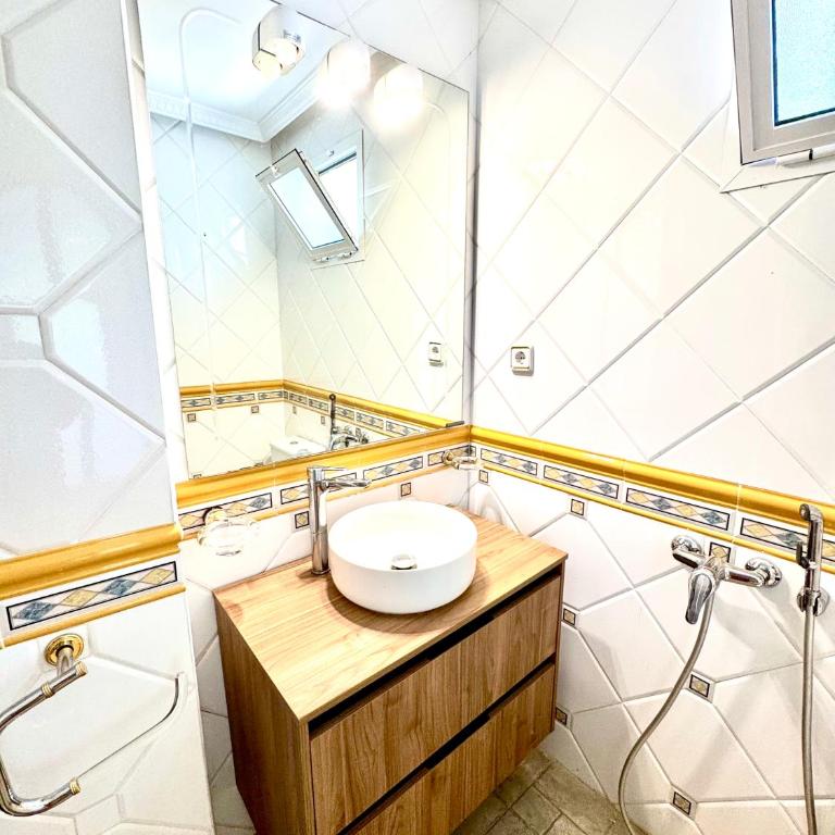 Luminous studio apartment in a villa with pool - Apartamento de 1 dormitorio - 22