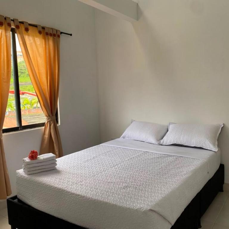 apartamento dúplex con balcón y central - Two-Bedroom Apartment - 8