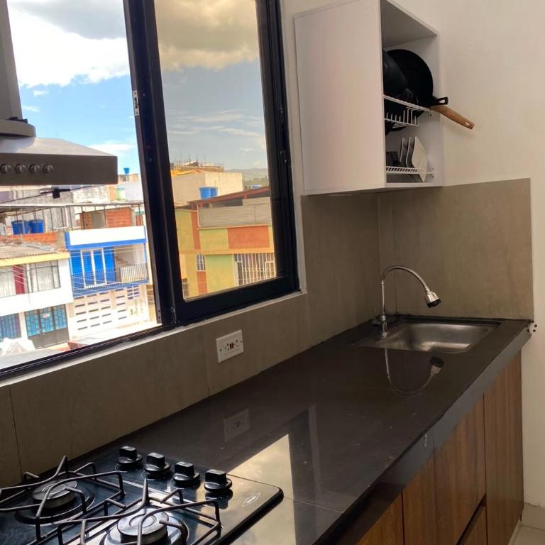 apartamento dúplex con balcón y central - Two-Bedroom Apartment - 13