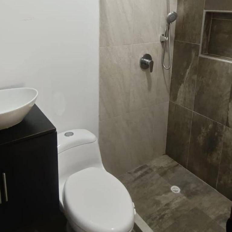 apartamento dúplex con balcón y central - Two-Bedroom Apartment - 14