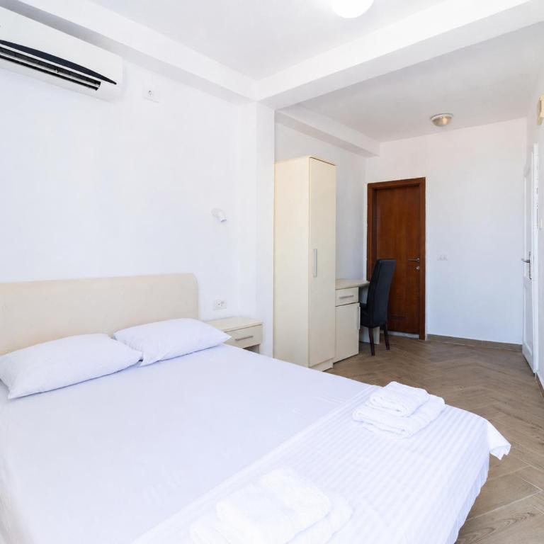 Adria by Odea Stays - One-Bedroom Premium Apartment with Ocean View - 11