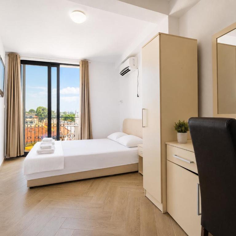 Adria by Odea Stays - One-Bedroom Premium Apartment with Ocean View - 9