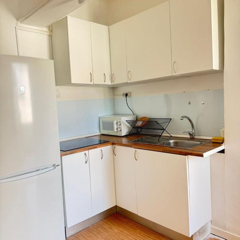 Espacioso Apartamento en el Centro de Madrid, Quince de Mayo by beBalmy - Apartamento - 8