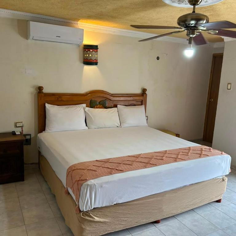 Hotel CBlanca - Chambre Lit King-Size Supérieure - 2