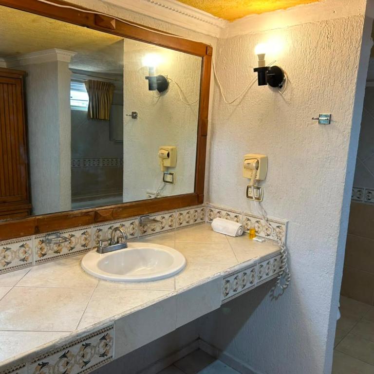 Hotel CBlanca - Chambre Lit King-Size Supérieure - 8