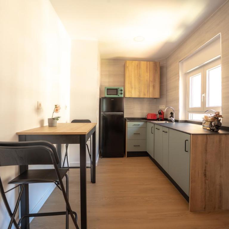 LUJO, 8 pax Patinetes, Netflix, Wifi y Parking - Apartamento - 9