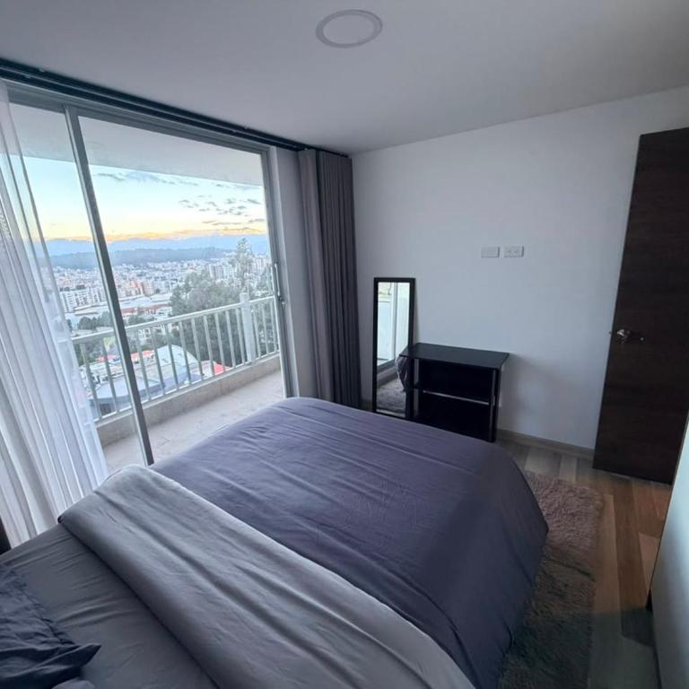 Amplio apartamento con vista a Quito - 2 parqueos - One-Bedroom Apartment - 8