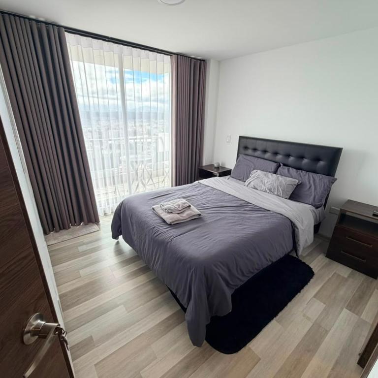 Amplio apartamento con vista a Quito - 2 parqueos - One-Bedroom Apartment - 12