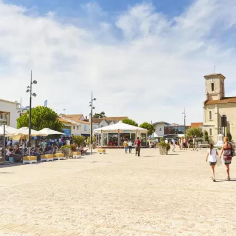 Au coeur du bourg et très proche plage - Maison de Vacances - 12