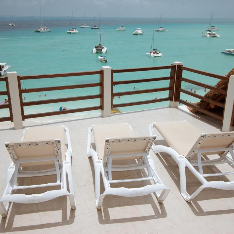 Cuxos Hotel Beachfront - Apartamento con vistas al mar - 4
