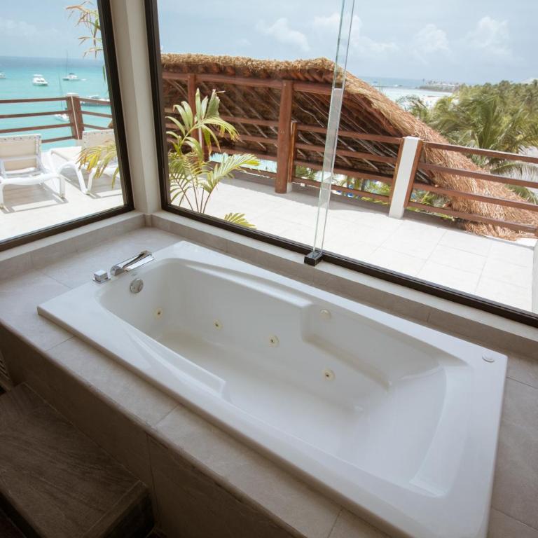 Cuxos Hotel Beachfront - Apartamento con vistas al mar - 13
