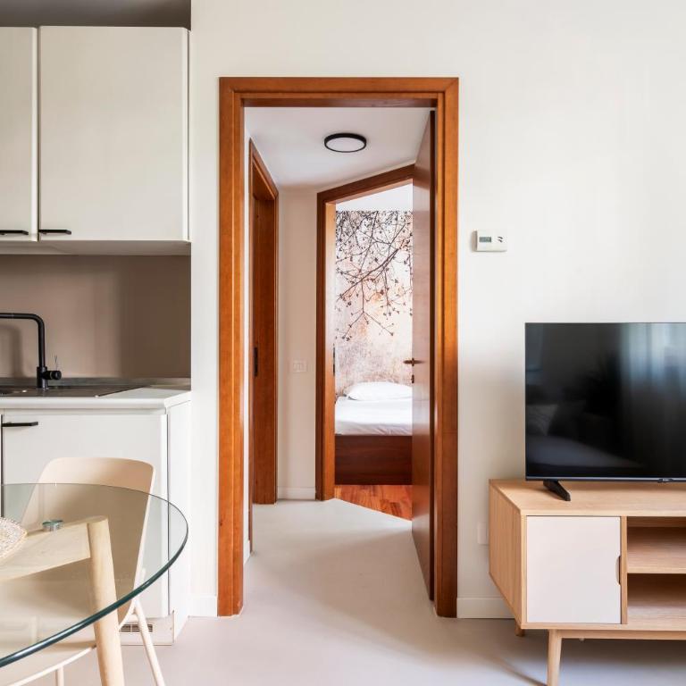 Apartment with garden - a peaceful oasis in the city - Two-Bedroom Apartment - 9