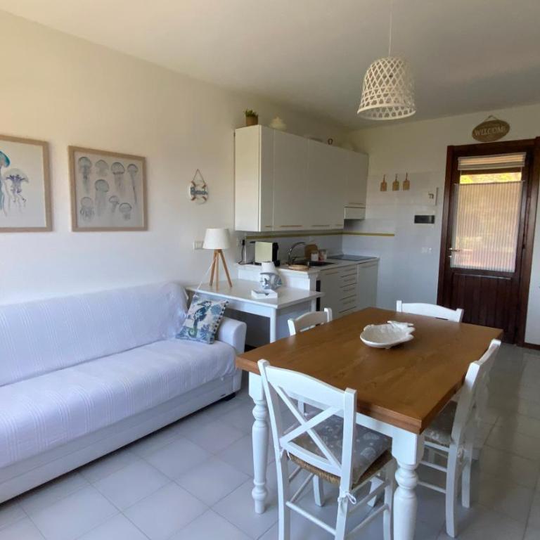 Casa con giardino, Wi-Fi e aria condizionata vicino alla Pelosa - Two-Bedroom Apartment with Sea View - 17
