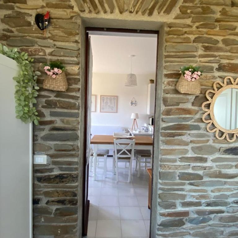 Casa con giardino, Wi-Fi e aria condizionata vicino alla Pelosa - Two-Bedroom Apartment with Sea View - 1