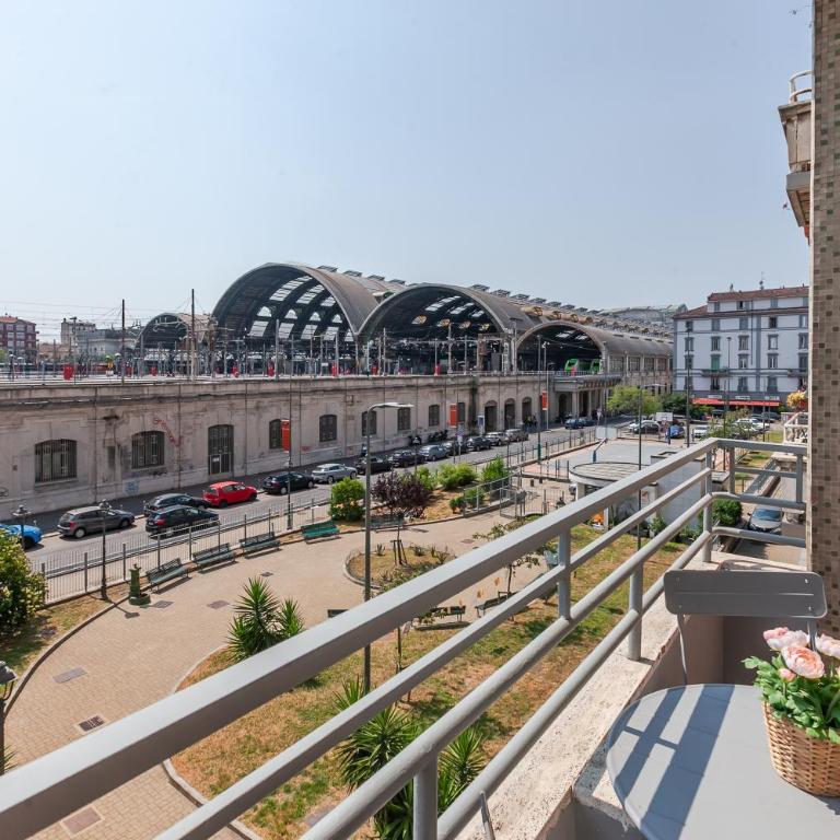 Petraz Central Station Milano - Appartamento Deluxe con 2 Camere da Letto e Balcone - 35