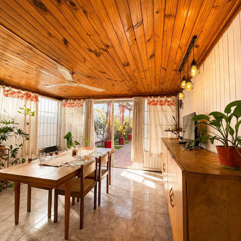 Casa Jade hogar familiar con jardín y parrilla - Two-Bedroom House - 1
