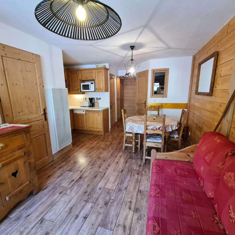 Appartement charmant, balcon - 4 pers. - FR-1-886-31 - Appartement - 1