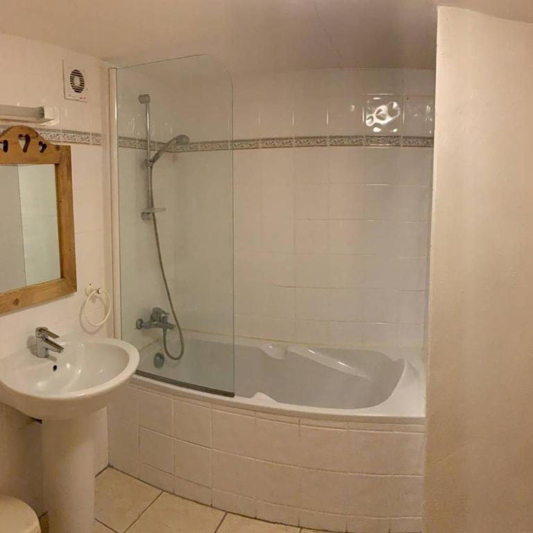 Appartement, terrasse - 6 pers. - FR-1-886-64 - Maison de Vacances - 8