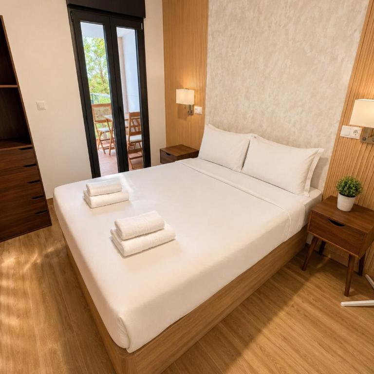 Chic Madrid Stay with Terrace - Apartamento de 1 dormitorio - 3