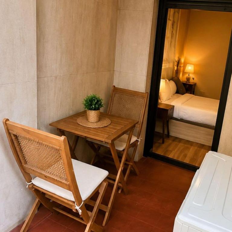 Chic Madrid Stay with Terrace - Apartamento de 1 dormitorio - 5