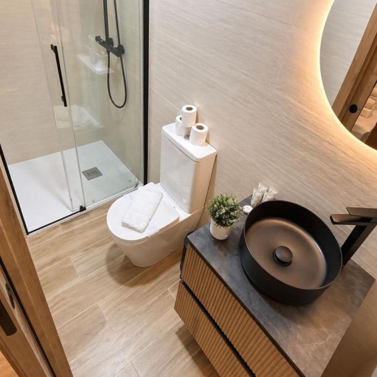 Chic Madrid Stay with Terrace - Apartamento de 1 dormitorio - 6