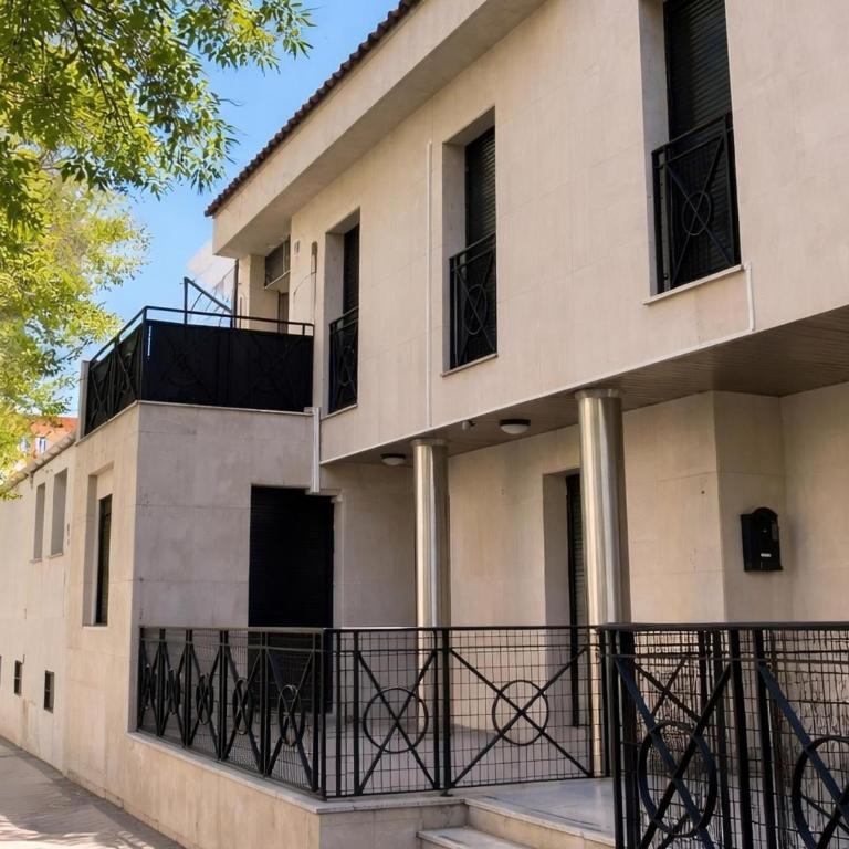 Chic Madrid Stay with Terrace - Apartamento de 1 dormitorio - 1