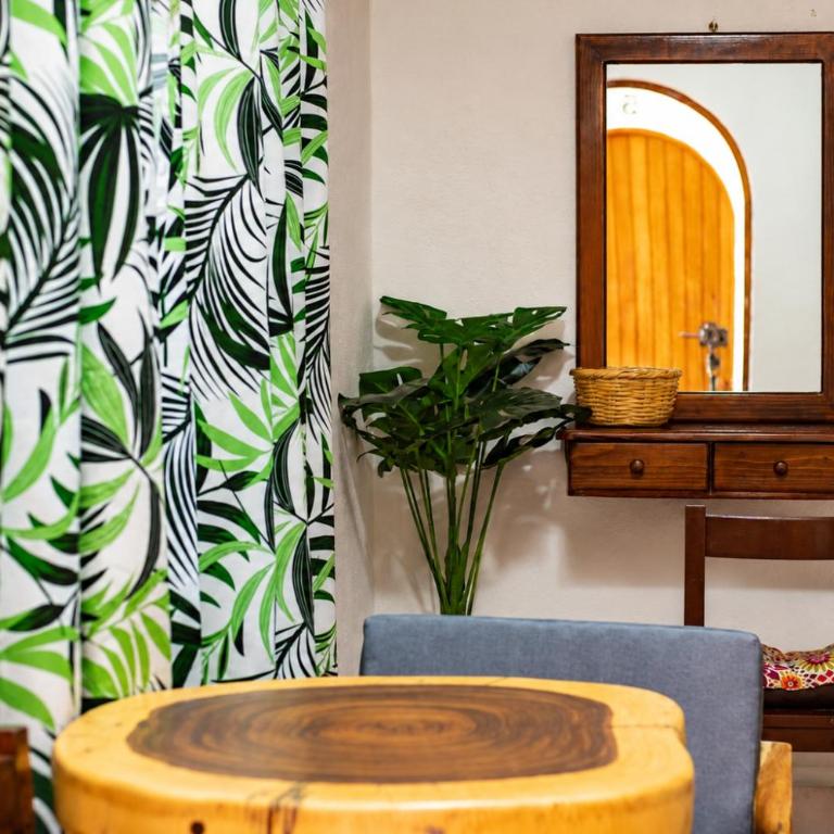 Casa San Jerónimo - Habitación con cama extragrande. - 2