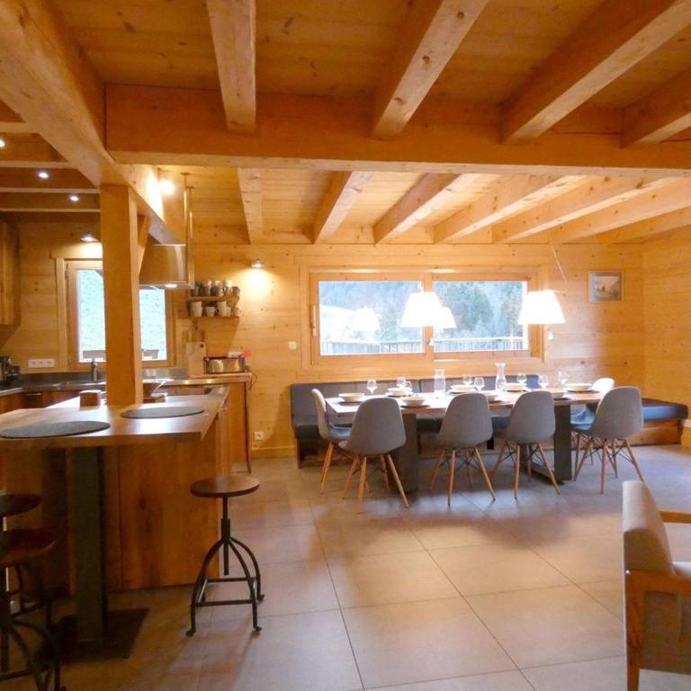 Chalet spacieux avec parking - 13 pers. - FR-1-886-100 - Chalet - 1