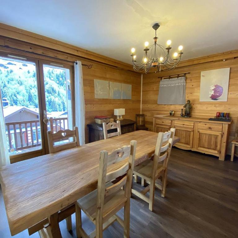 Grand appartement pour 11 pers. avec belle vue sur le village - FR-1-886-134 - Appartement - 2