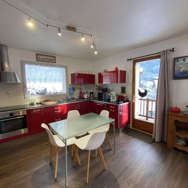 Grand appartement pour 11 pers. avec belle vue sur le village - FR-1-886-134 - Appartement - 4