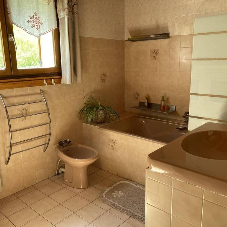 Grand appartement pour 11 pers. avec belle vue sur le village - FR-1-886-134 - Appartement - 11