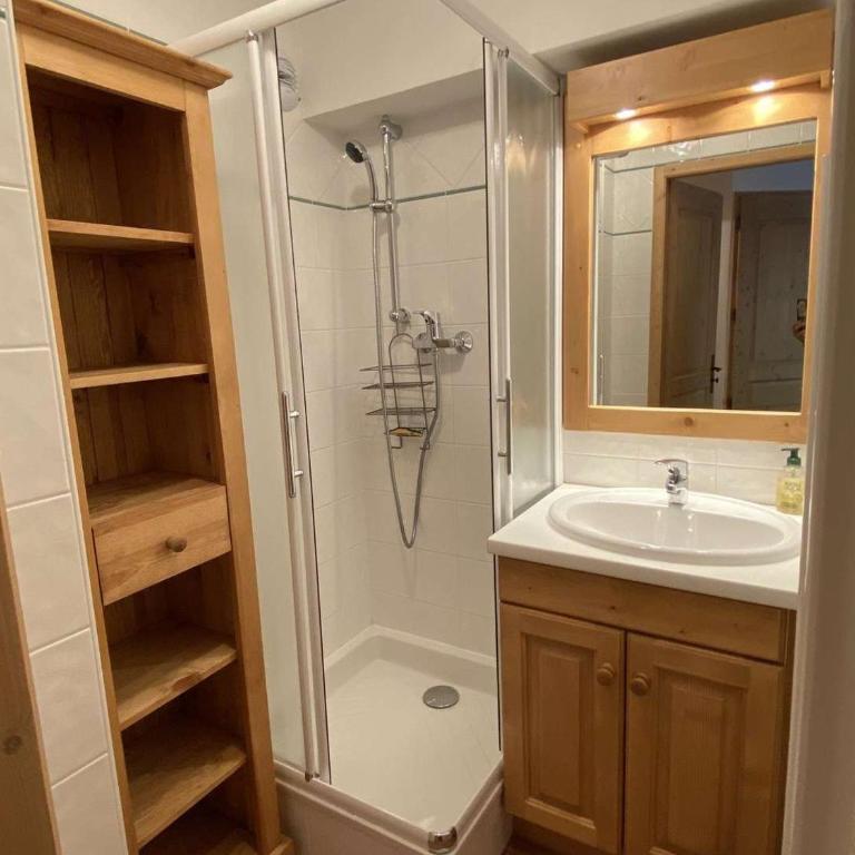 Appartement chaleureux proche navettes - 4 pers. - FR-1-886-131 - Appartement - 6
