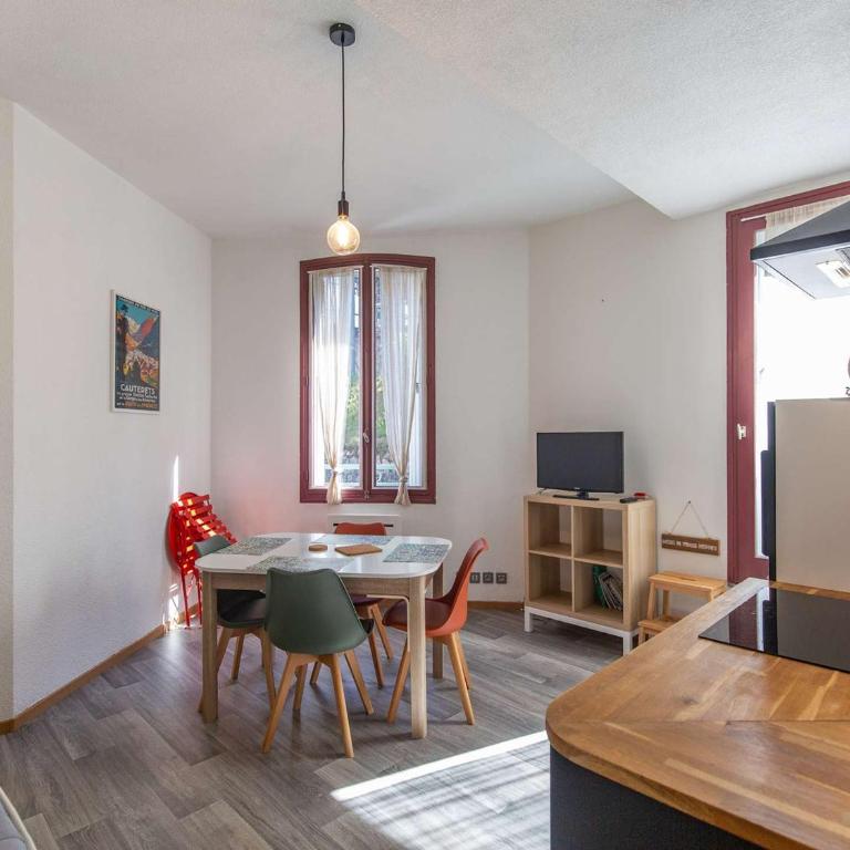 T2 moderne, centre, proche télécabines - FR-1-401-324 - Appartement - 3