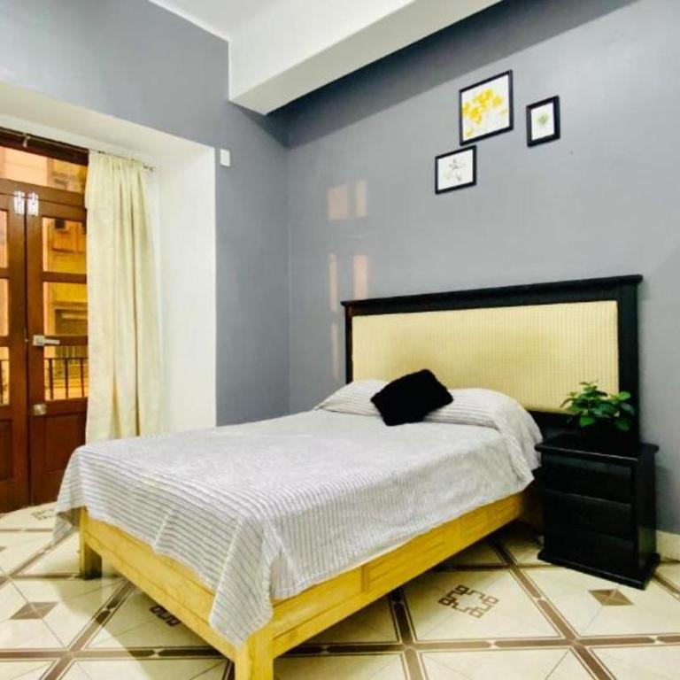 WHOST Hotel y Hostal - Habitación Doble Económica - 1