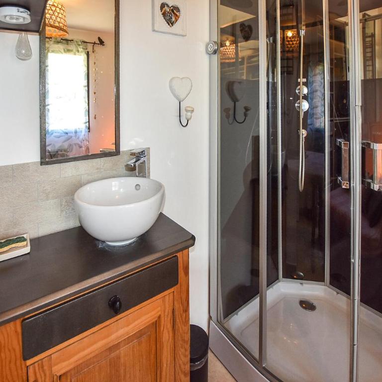 Maison Avec Piscine Privée - Maison de Ville 3 Chambres - 9