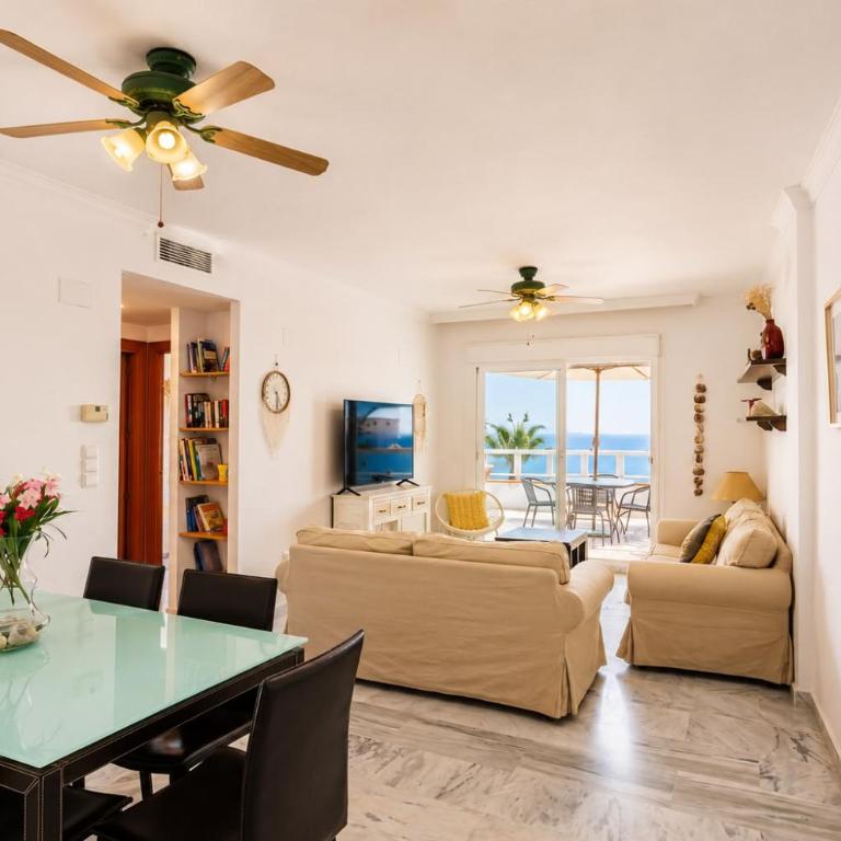 Las Lomas Marina Sea Views & Pool - Three-Bedroom Apartment with Sea View - 12
