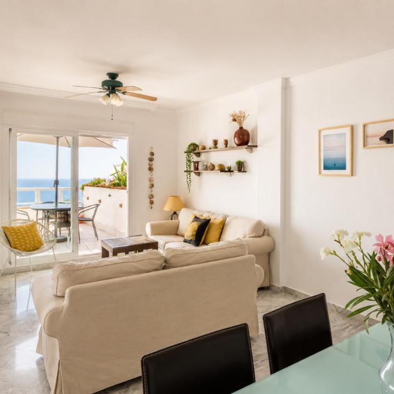 Las Lomas Marina Sea Views & Pool - Three-Bedroom Apartment with Sea View - 2