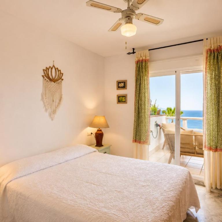 Las Lomas Marina Sea Views & Pool - Three-Bedroom Apartment with Sea View - 8