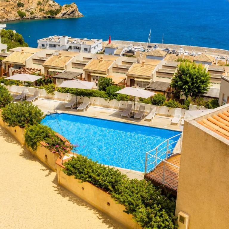Las Lomas Marina Sea Views & Pool - Three-Bedroom Apartment with Sea View - 5