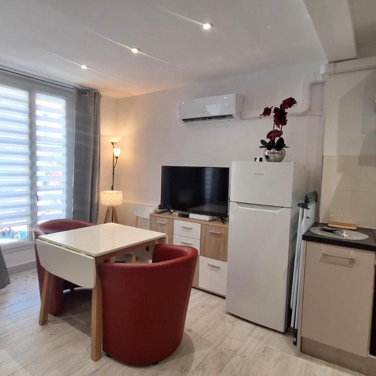 Studio lumineux avec stationnement proche Monaco, Nice, plage et gare - Appartamento con 1 Camera da Letto - 2