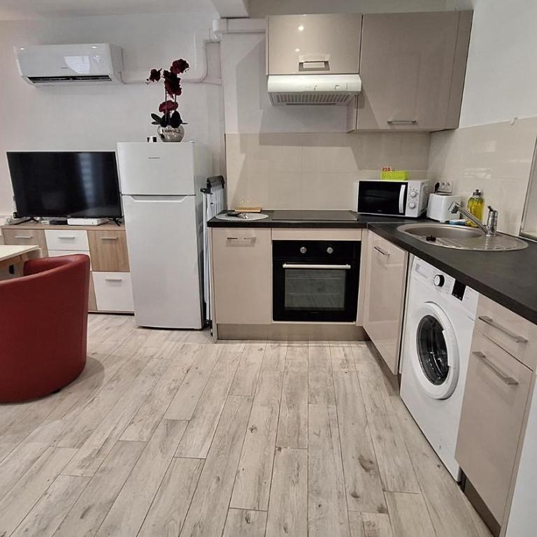 Studio lumineux avec stationnement proche Monaco, Nice, plage et gare - Appartamento con 1 Camera da Letto - 10