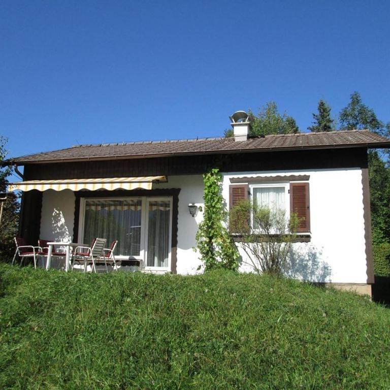 Ferienhaus im Landhausstil mit Terrasse und Bergblick - Haus mit 2 Schlafzimmern - 1